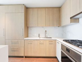 430 Stuart St 25H, Boston MA 02116