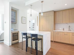 430 Stuart St 25H, Boston MA 02116