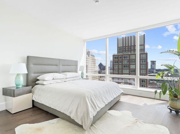 430 Stuart St 25H, Boston MA 02116