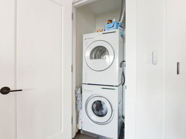 430 Stuart St 25H, Boston MA 02116