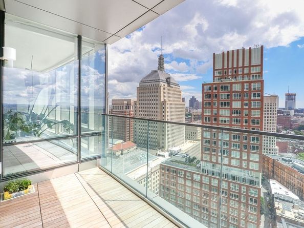430 Stuart St 25H, Boston MA 02116
