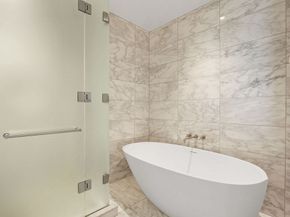 430 Stuart St 25H, Boston MA 02116