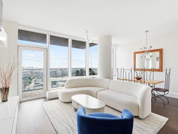 430 Stuart St 25H, Boston MA 02116