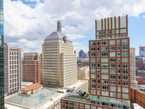 430 Stuart St 25H, Boston MA 02116
