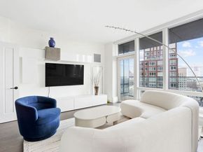 430 Stuart St 25H, Boston MA 02116