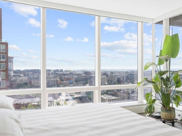 430 Stuart St 25H, Boston MA 02116