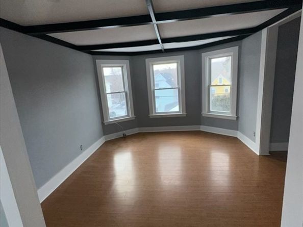 3 Mildred Ave, Worcester MA 01603