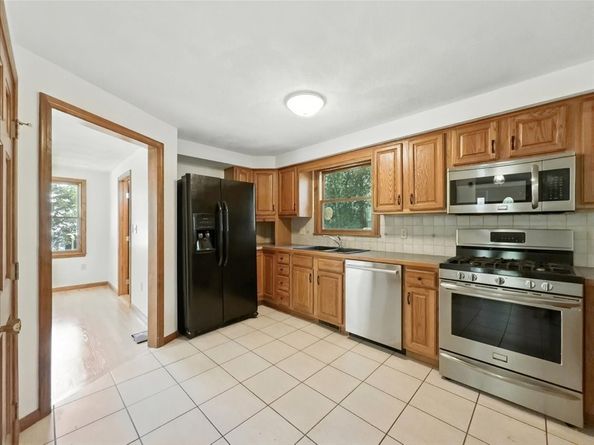 837 Livingston St, Tewksbury MA 01876