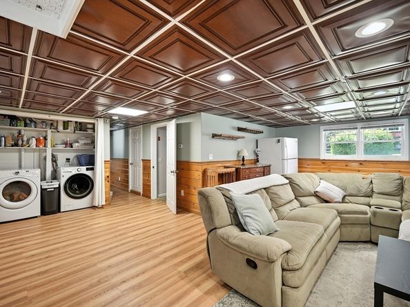 23 Murray Ave, Auburn MA 01501