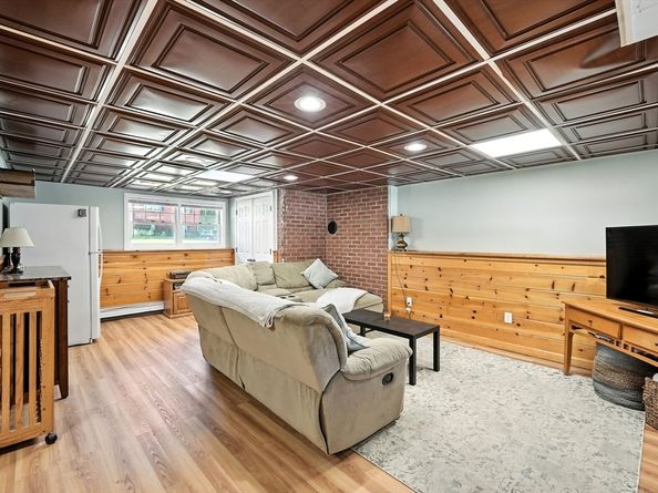 23 Murray Ave, Auburn MA 01501