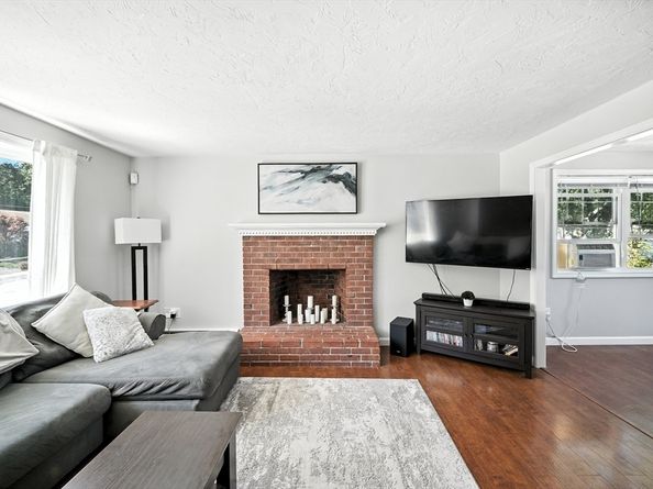 23 Murray Ave, Auburn MA 01501