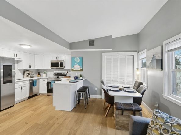 115 W 7th St 3, Boston MA 02127