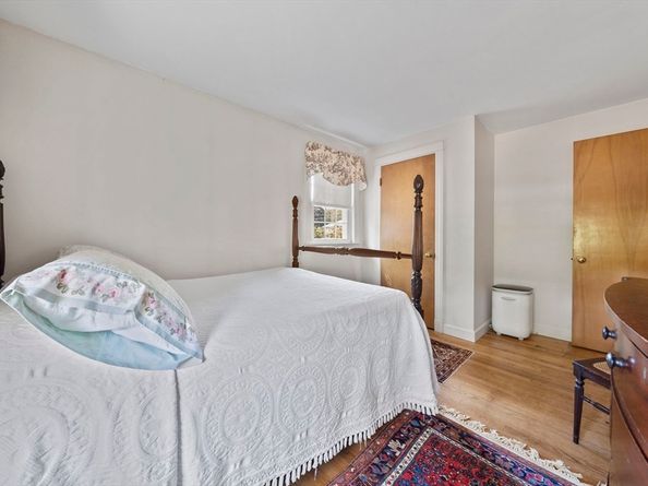 103 King Philip St, Weymouth MA 02190
