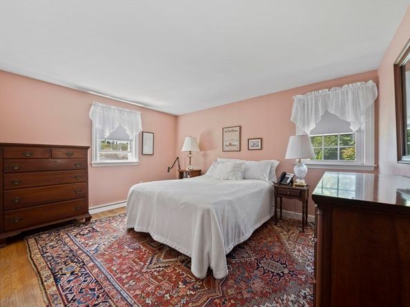 103 King Philip St, Weymouth MA 02190