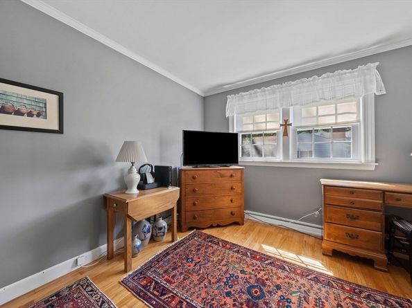 103 King Philip St, Weymouth MA 02190