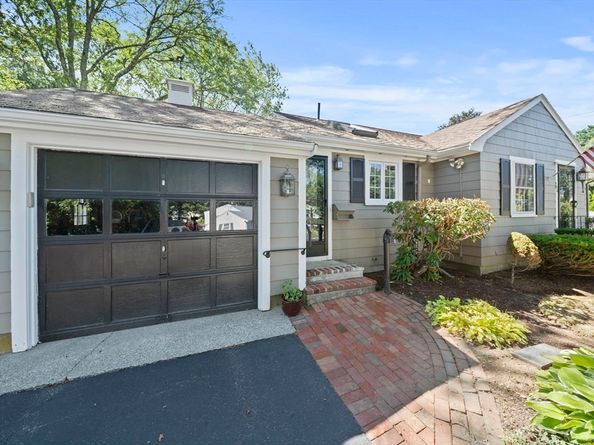 103 King Philip St, Weymouth MA 02190