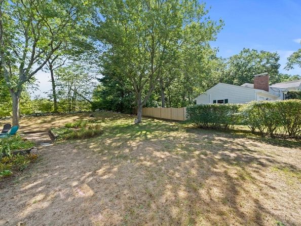 103 King Philip St, Weymouth MA 02190