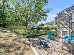 103 King Philip St, Weymouth MA 02190