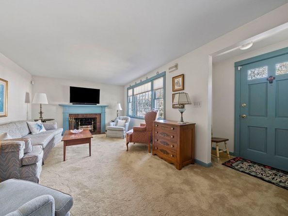 103 King Philip St, Weymouth MA 02190