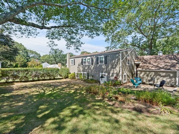 103 King Philip St, Weymouth MA 02190