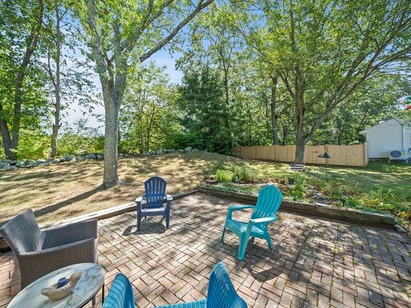 103 King Philip St, Weymouth MA 02190