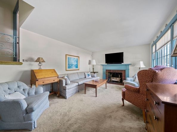 103 King Philip St, Weymouth MA 02190