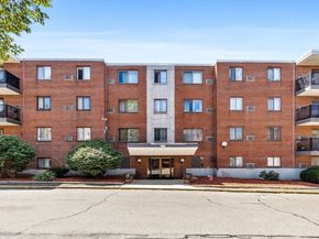 200 Governors Dr 39, Winthrop MA 02152