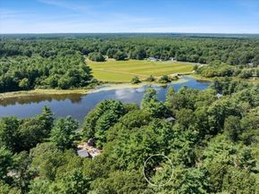 44 Lake Shore Dr, Middleboro MA 02346