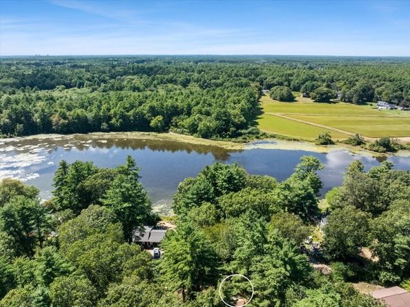 44 Lake Shore Dr, Middleboro MA 02346