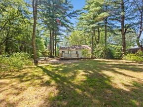 44 Lake Shore Dr, Middleboro MA 02346