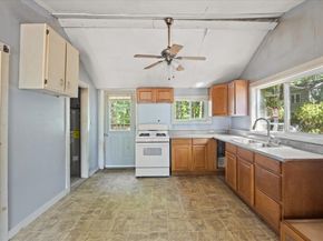 44 Lake Shore Dr, Middleboro MA 02346
