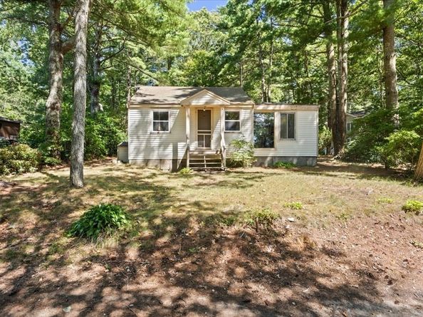 44 Lake Shore Dr, Middleboro MA 02346