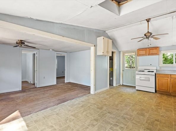 44 Lake Shore Dr, Middleboro MA 02346