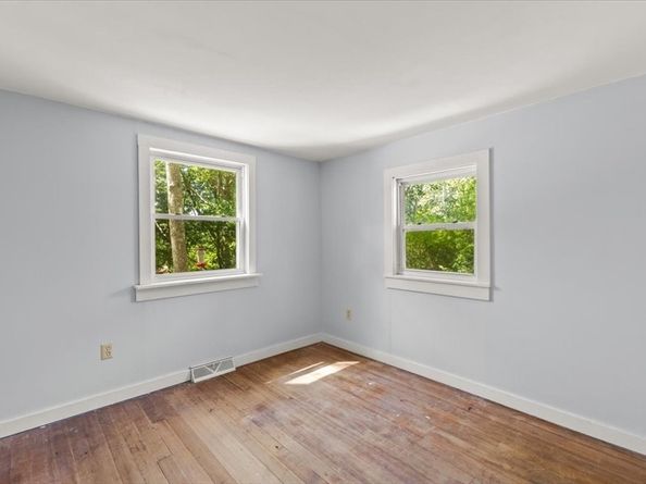 44 Lake Shore Dr, Middleboro MA 02346