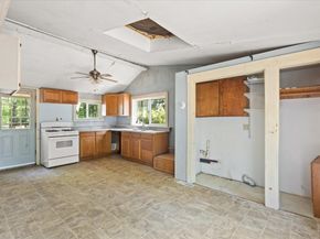 44 Lake Shore Dr, Middleboro MA 02346
