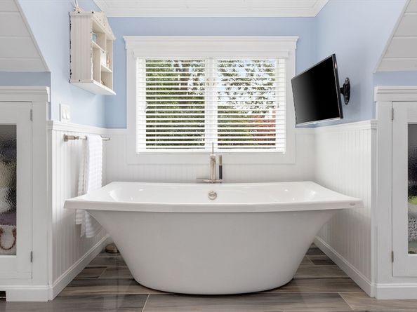 43 Ferry Rd, Newburyport MA 01950