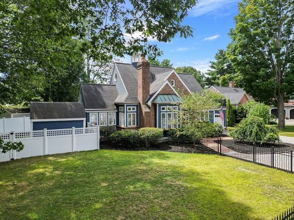 43 Ferry Rd, Newburyport MA 01950