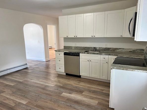 77 Vezina St, Leominster MA 01453