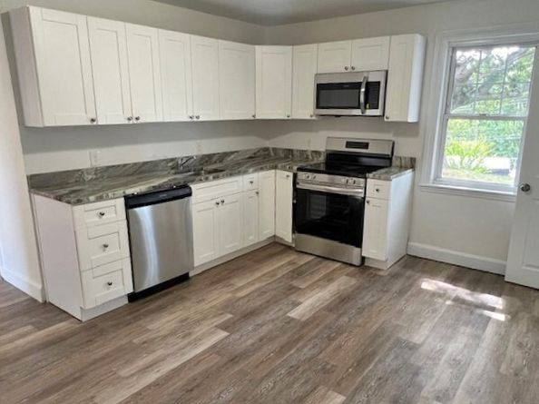 77 Vezina St, Leominster MA 01453