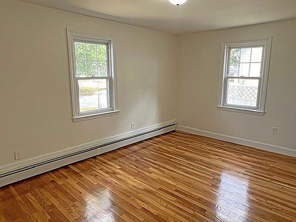 77 Vezina St, Leominster MA 01453