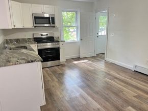 77 Vezina St, Leominster MA 01453