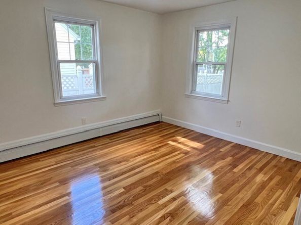 77 Vezina St, Leominster MA 01453