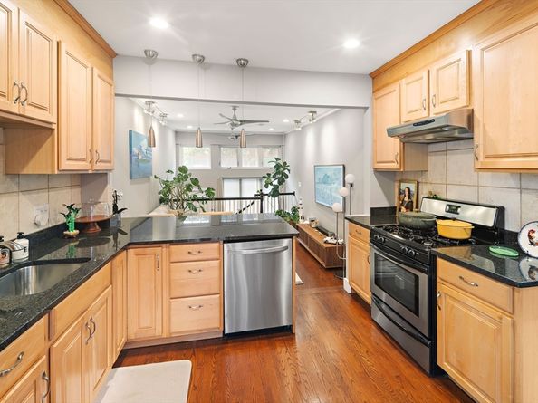 99 Cottage St B, Boston MA 02128