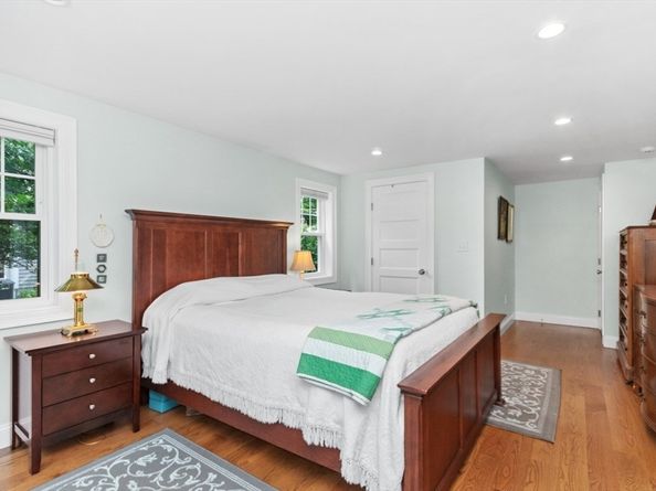 113 Farnum Rd, Waltham MA 02453