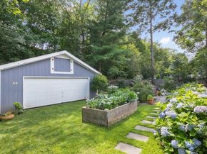 113 Farnum Rd, Waltham MA 02453