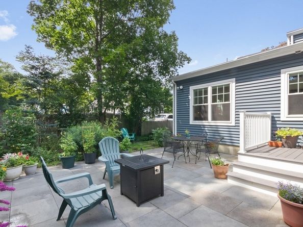 113 Farnum Rd, Waltham MA 02453