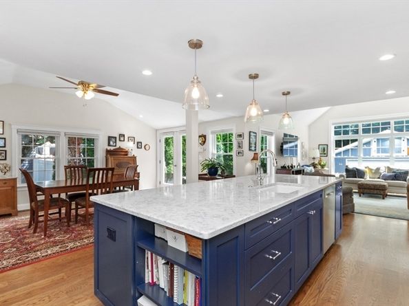 113 Farnum Rd, Waltham MA 02453