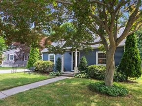 113 Farnum Rd, Waltham MA 02453