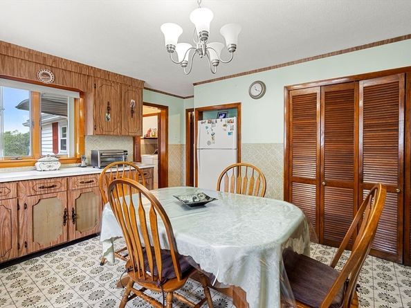 1 Alpine Ct, Gloucester MA 01930