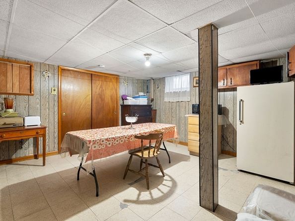 1 Alpine Ct, Gloucester MA 01930